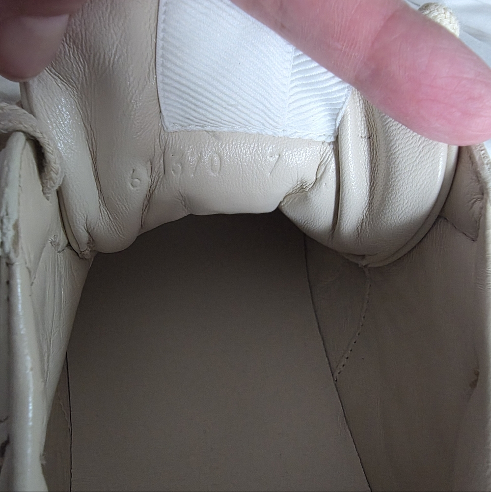 NWOB Gucci Cream Mickey Mouse Sneakers - Picture 16 of 17
